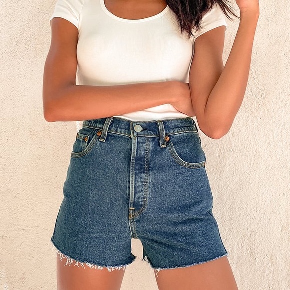 Levi’s premium ribcage denim shorts - Picture 8 of 8